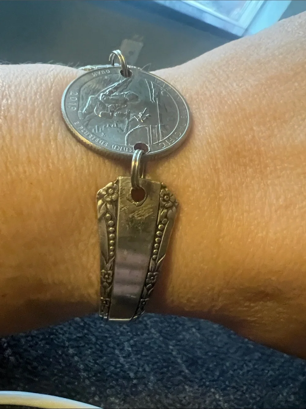 Silver-Tone Coin Link Wristband Bracelet - Vintage-Inspired Silver